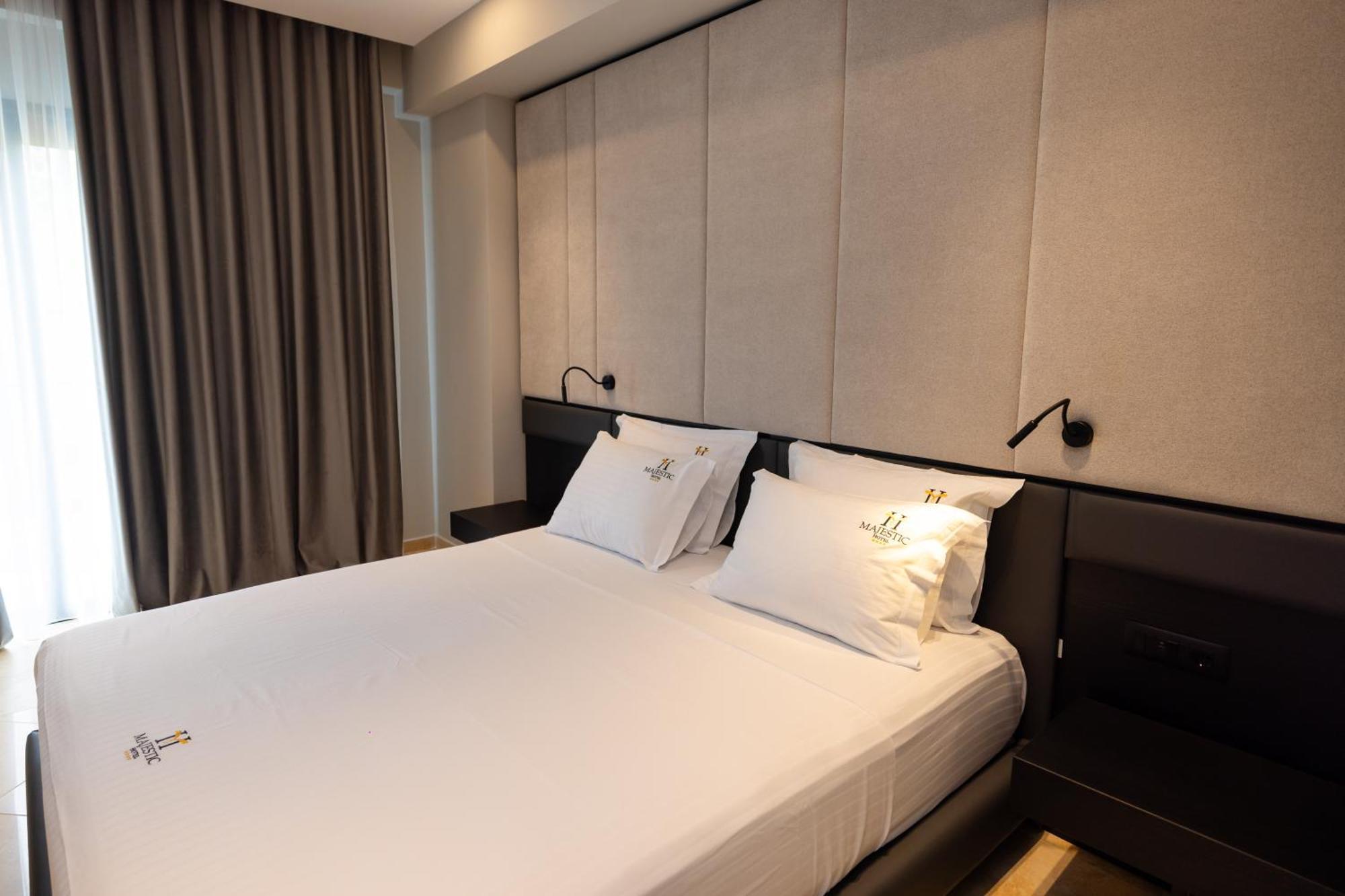 Hotel Majestic Radhima Kültér fotó