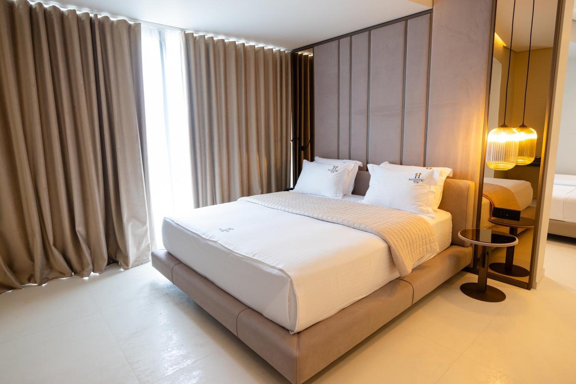 Hotel Majestic Radhima Kültér fotó