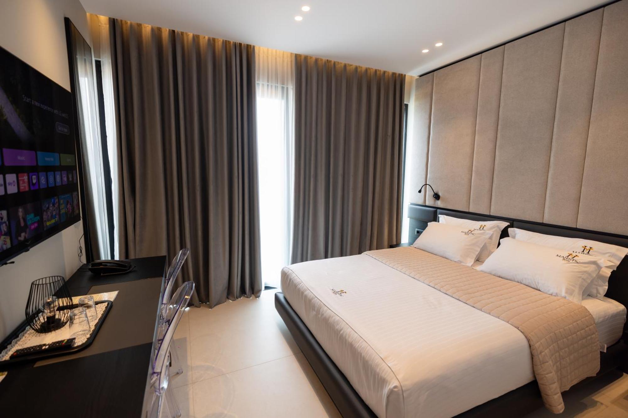 Hotel Majestic Radhima Kültér fotó