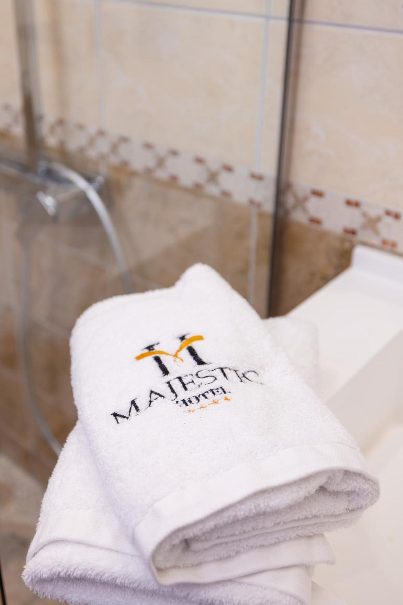 Hotel Majestic Radhima Kültér fotó