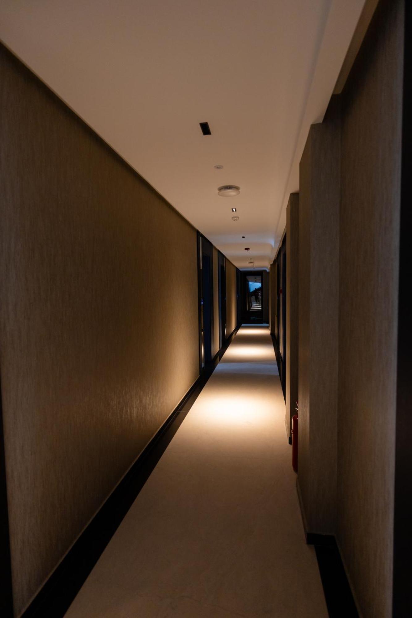 Hotel Majestic Radhima Kültér fotó