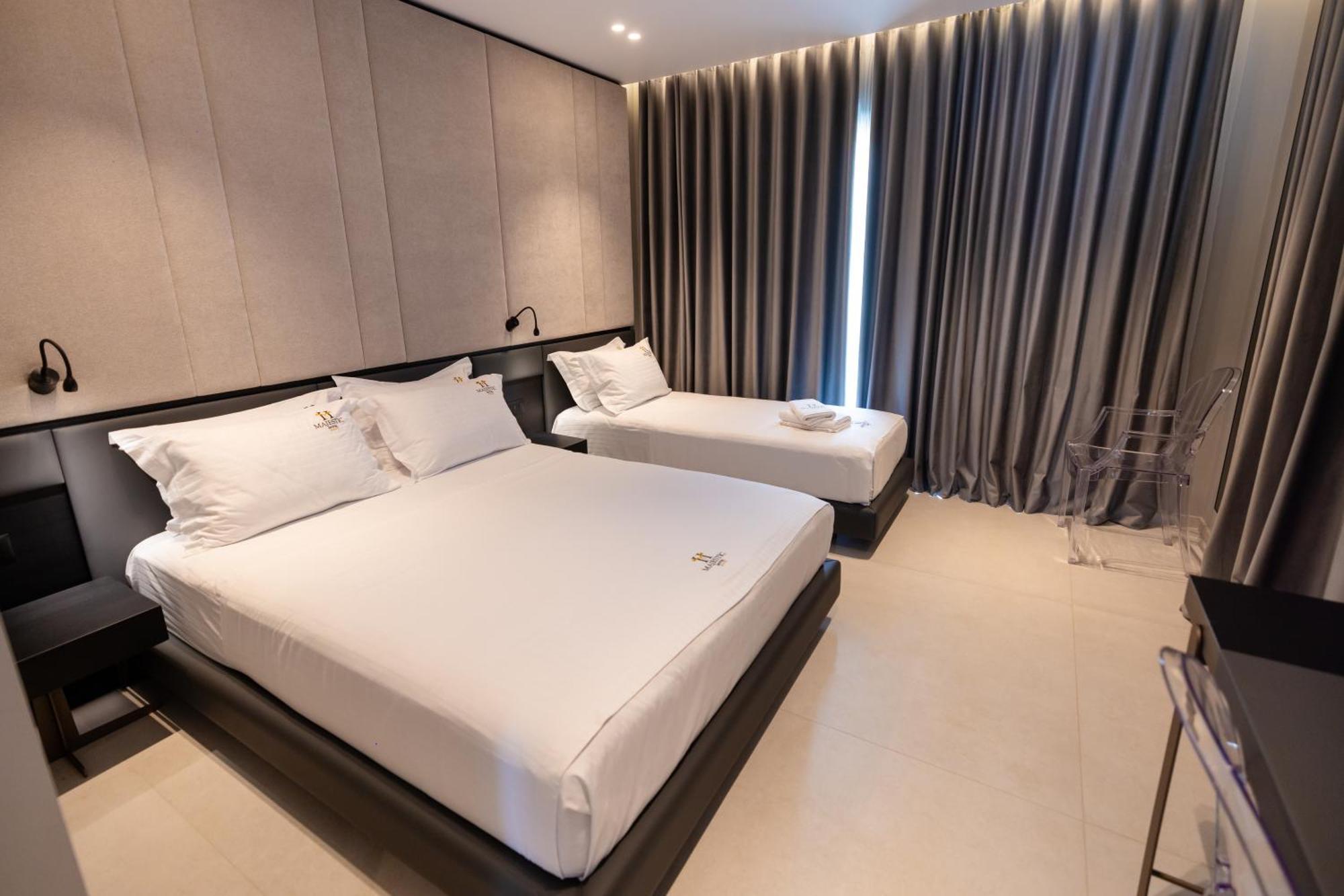 Hotel Majestic Radhima Kültér fotó